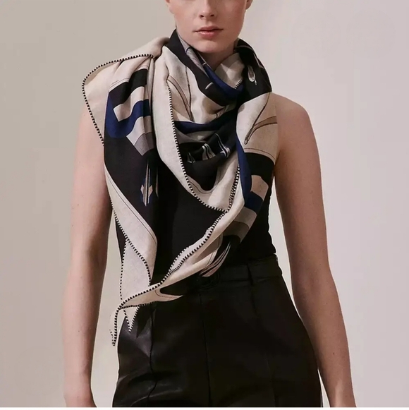 GIFTABLE Hermès Arcs-en-Ciel Triangle Cashmere/Silk - Picture 2 of 10